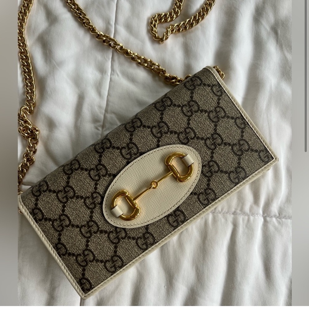 White Gucci 1955 GG Supreme Horsebit Cahin Wallet bag